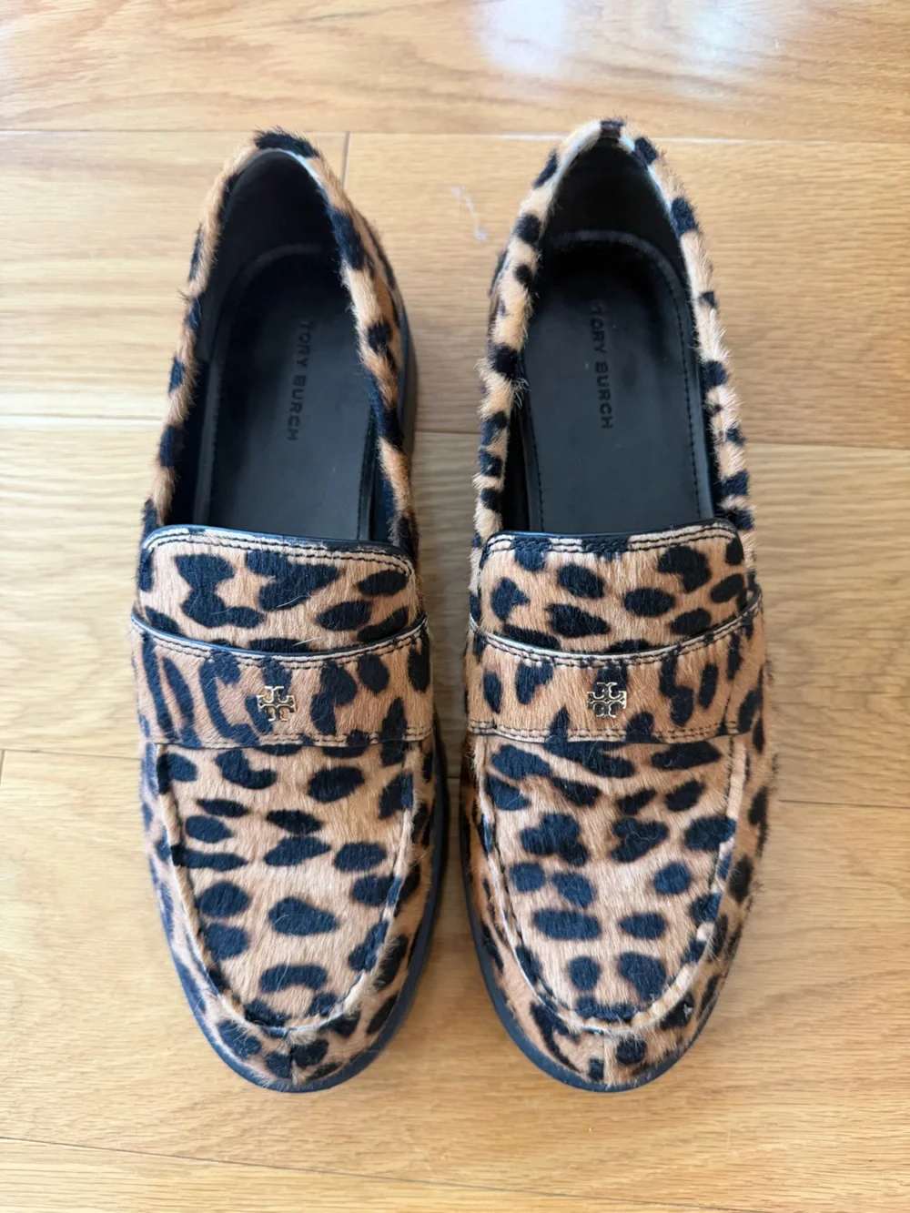Tory Burch NWT Classic Lug Loafers Leopard Calf Hair Shoes 9
